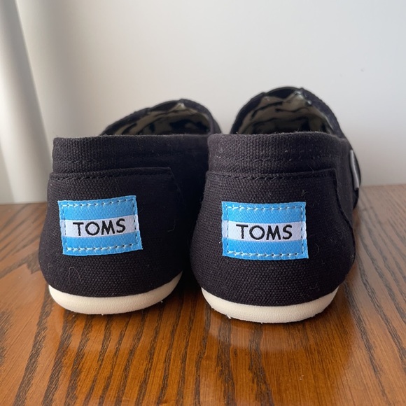 NWOT Toms - Picture 6 of 7
